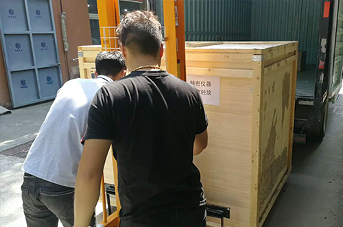 山東客戶SMT設(shè)備專車送貨，貨到上門安裝調(diào)試