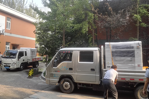 紹興客戶SMT設(shè)備專車送貨，貨到上門安裝調(diào)試1