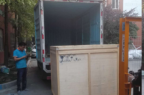 周口客戶SMT設(shè)備專車送貨，貨到上門安裝調(diào)試