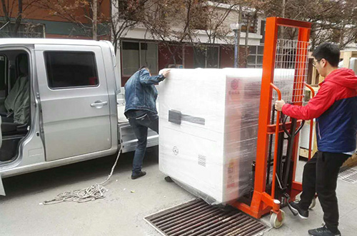 寧波客戶SMT設(shè)備專車送貨，貨到上門安裝調(diào)試