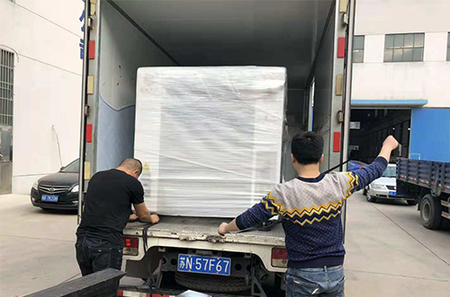 蘇州客戶(hù)SMT設(shè)備專(zhuān)車(chē)送貨，貨到上門(mén)安裝調(diào)試