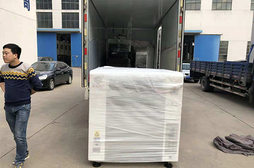 蘇州客戶SMT設備專車送貨，貨到上門安裝調試