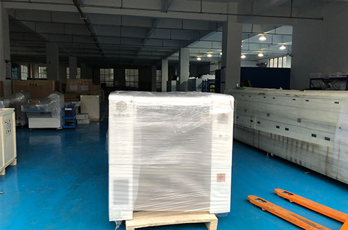 湖南客戶SMT設備專車送貨，貨到上門安裝調試